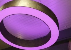 Donut lampenkap uitgelicht met RGB